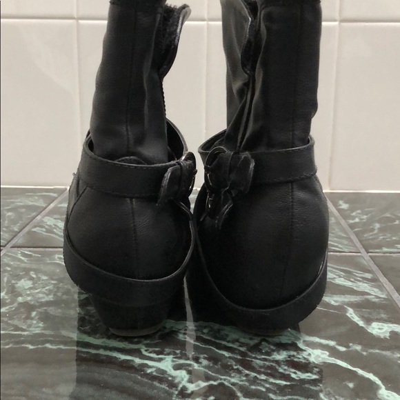 Black booties - Picture 4 of 7